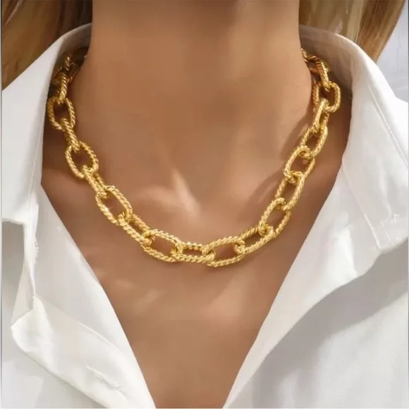 Lumiere Fine Gold Chain Necklace - Picture 2 of 4